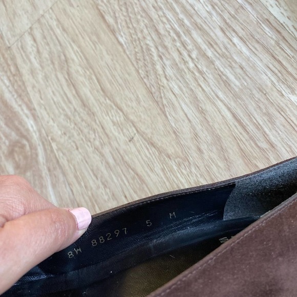 Stuart Weitzman Women's Brown Suede Pumps Size 5 - Picture 7 of 7